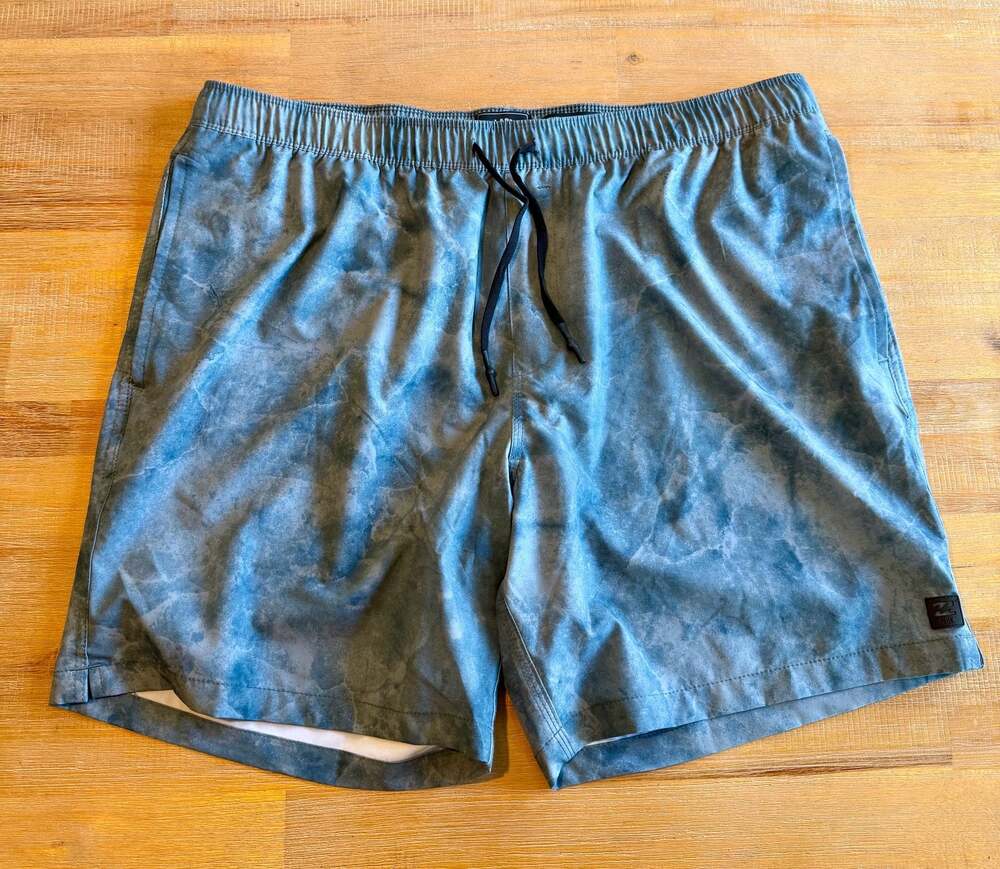 Billabong Adventure Division Surftrek Elastic Shorts XL Blue Tie Dye